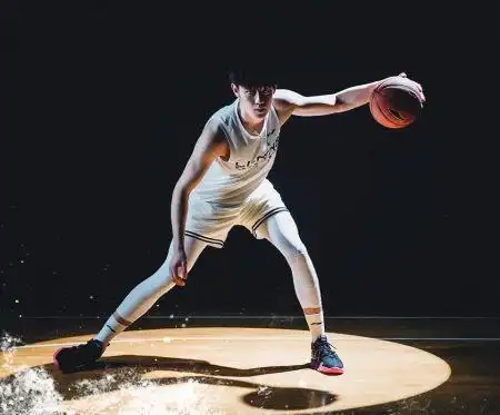 中国新星!李宁篮球宣布曾凡博担任代言人 正效力于nba发展联盟