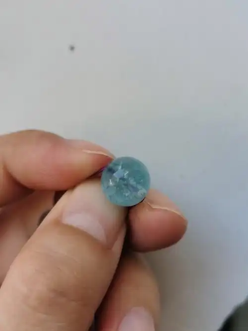 求鉴定是不是真的海蓝宝