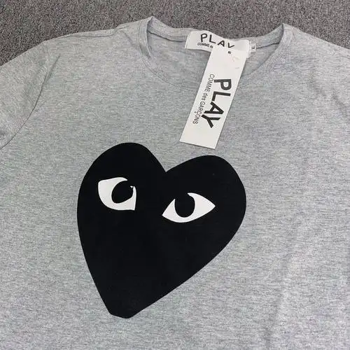 川久保玲cdg play经典款黑心情侣款尺码 m .