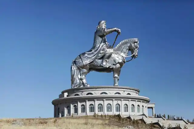 世界上最高的成吉思汗雕像,造价2700万元,然而不在内蒙古