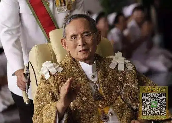 泰国千名高僧为已故九世皇普密蓬祈福