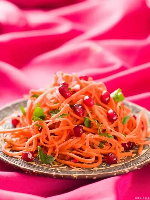 胡萝卜,小人参;经常吃,长精神