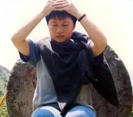 李娜出家25年80岁老母陪住寺庙母女现状引关注