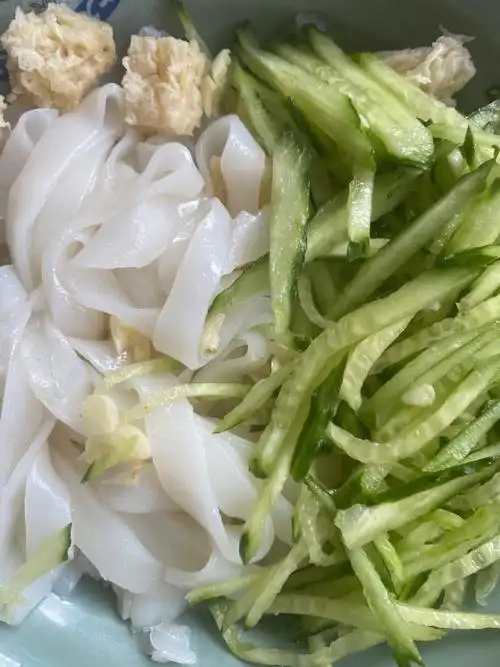 做凉皮太解压了