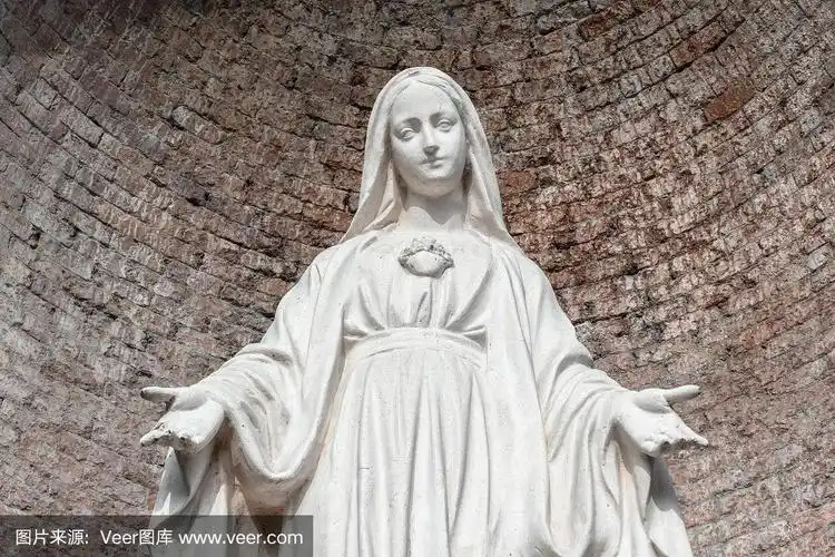 圣母玛利亚的石像