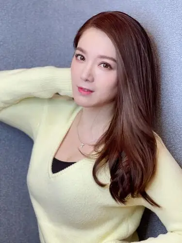 而怎么瘦下来的,这个就比较通透了,首先苟芸慧是因为疾病胖起来的,病