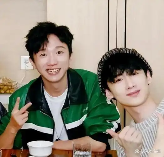 金晨在直播间道歉白敬亭事件发酵这件事究竟是怎么回事