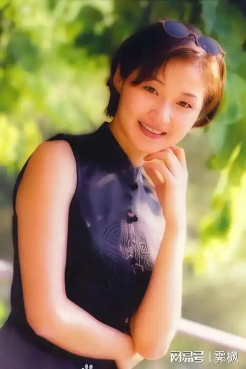 明星怀旧系列图片壁纸万绮雯