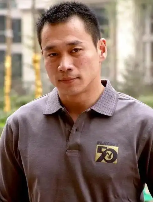 回顾好男人丁海峰成名后不辜负妻子唐歌陪她战胜癌症不离不弃