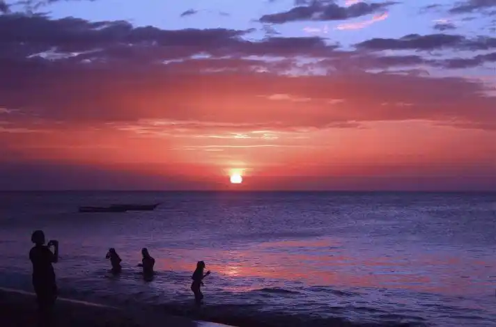 沙滩上的音乐节,李宇春,华晨宇,好妹妹都在!