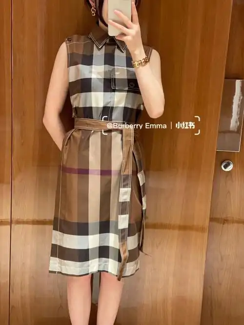 burberry新款桦木棕连衣裙