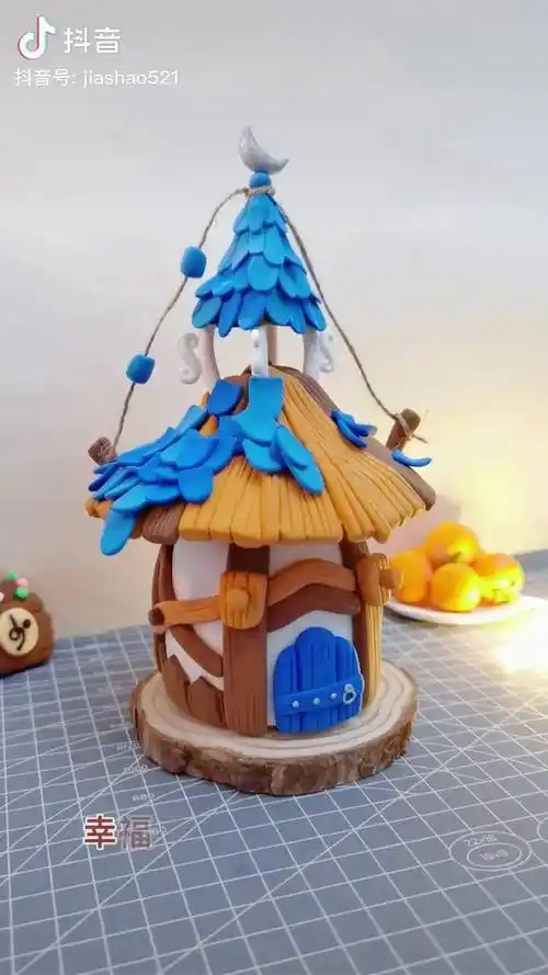 创作灵感把可乐瓶变成一座暖心小房子吧粘土手工超轻粘土万圣节手工