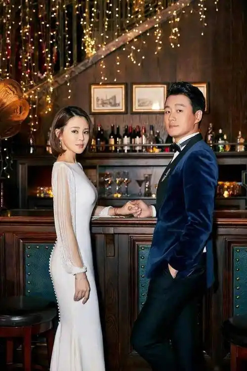 关悦与佟大为合体,带火了一种新穿法:针织衫 五分裤,时髦洋气