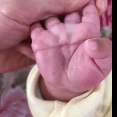 这是断掌吗,宝妈们帮忙看看