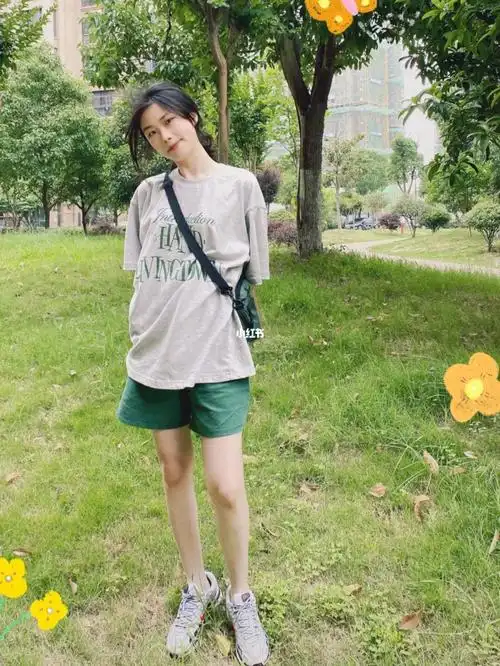 16388夏天穿绿色裤子真的很洋气