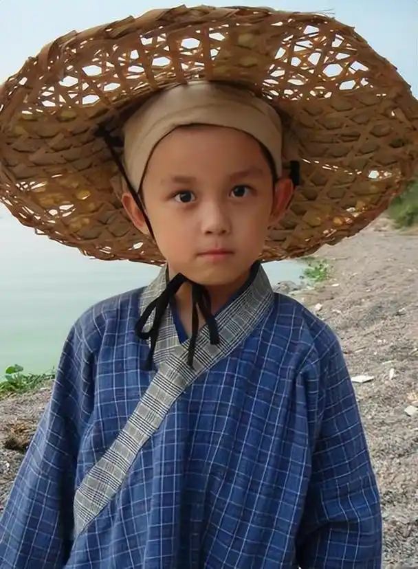 6位童星现状对比:吴磊成"顶流",张一山陷入困境,他彻底消失