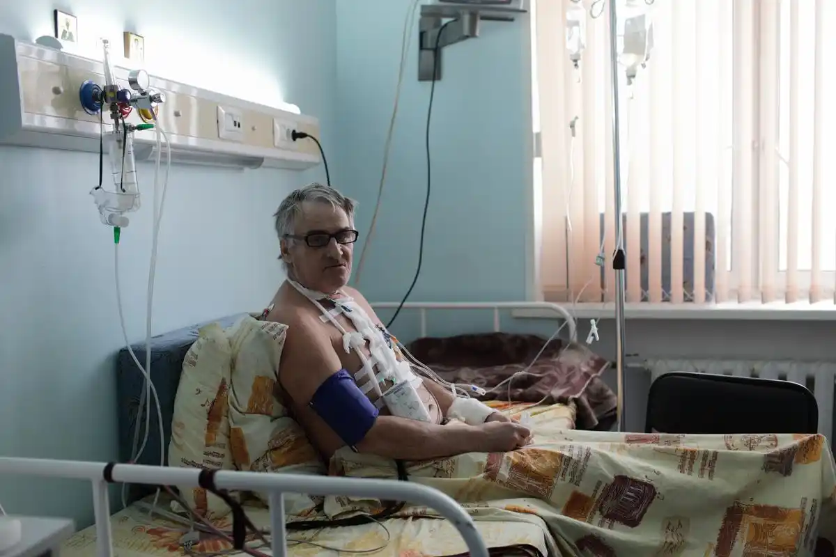 化疗胃癌的优缺点  化疗不同于手术治疗和放射治疗在于它对人体的治疗