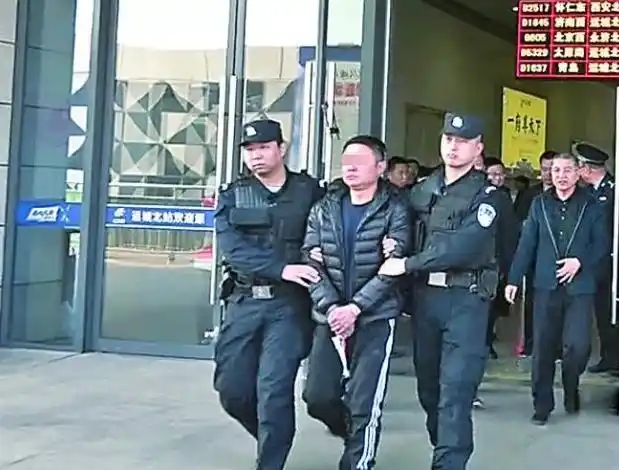 运城盐湖公安分局凌晨3点酒店老板被抓竟然是杀人犯