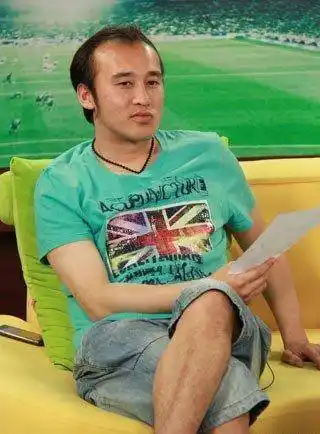 "足球名嘴"陶伟:吕丽萍前夫,猝死酒店妻子拒绝尸检反争家产?