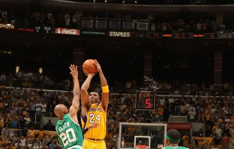 乔丹的中距离跳投究竟有何特別之处?一直被模仿,却始终难以超越