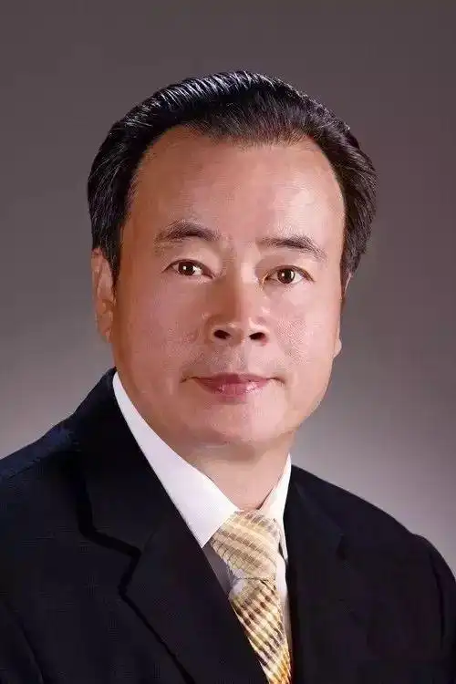 周泽荣:潮南峡山走出的巨富,胆识霸气兼备的豪宅专业户