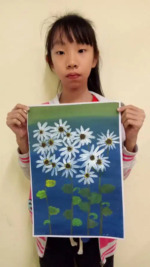 2,学习菊花的画法,掌握菊花的造型特征.