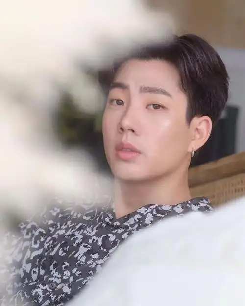 他泰关钟鹏off关大爷