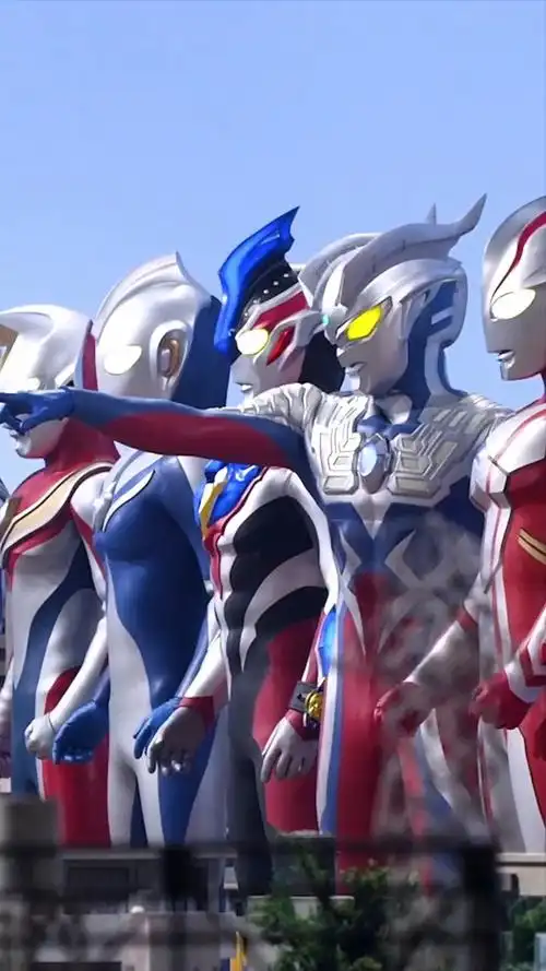 奥特曼#打群架,我们奥特一族就没怕过谁!