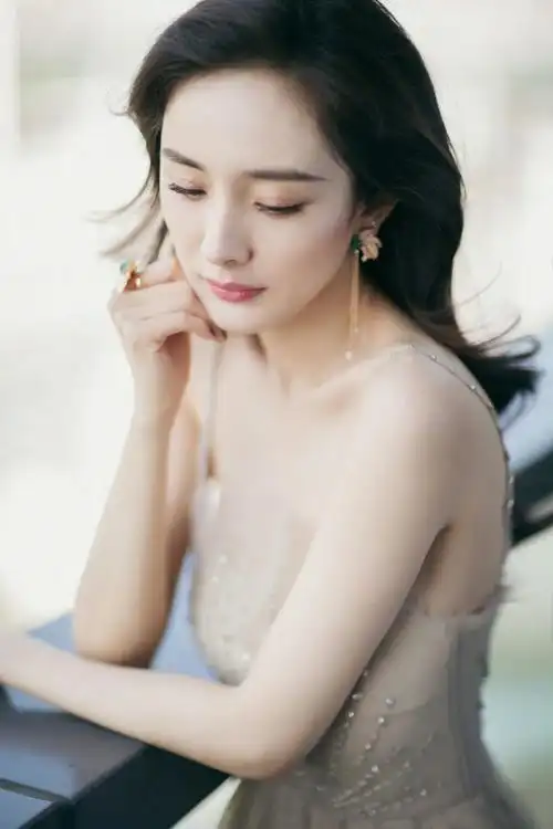 淡雅风韵,是我们的仙女小幂没错了029969♀15早上好@杨幂早上