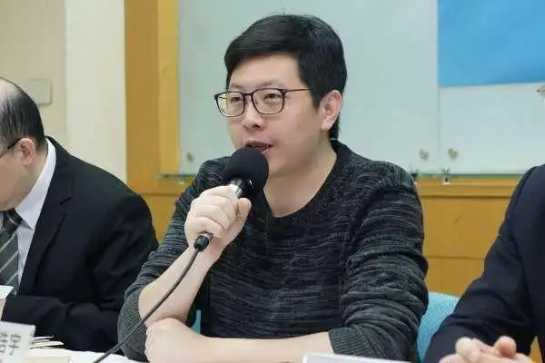 为逃罢免王浩宇出招自保软硬兼施中坜选民能否替天行道