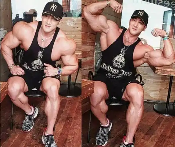 健身界的野兽世界健美冠军黄哲勋这身顶级肌肉无敌了