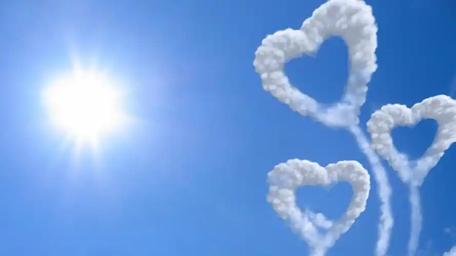 心形云朵素材壁纸(5/12)
