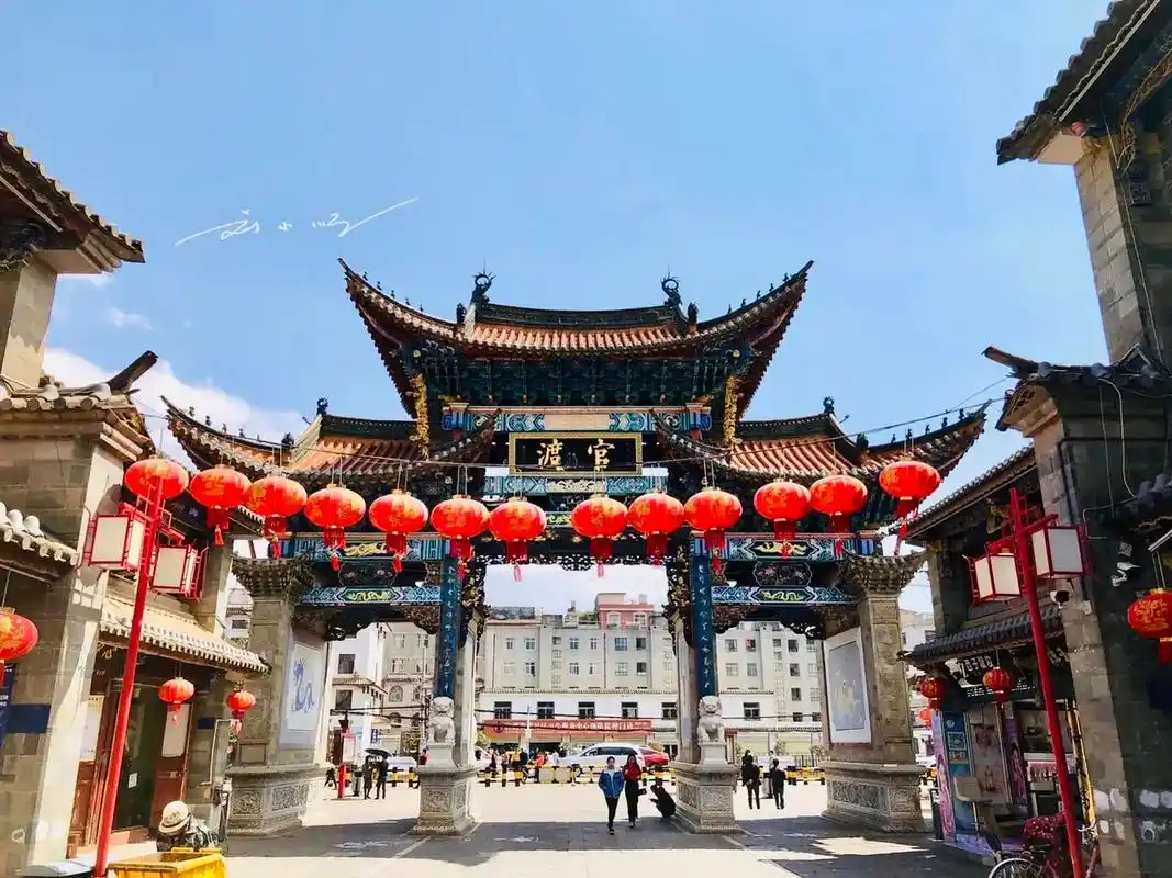 97历史 官渡古镇始建于唐朝,是一个有着千年历史的古镇.