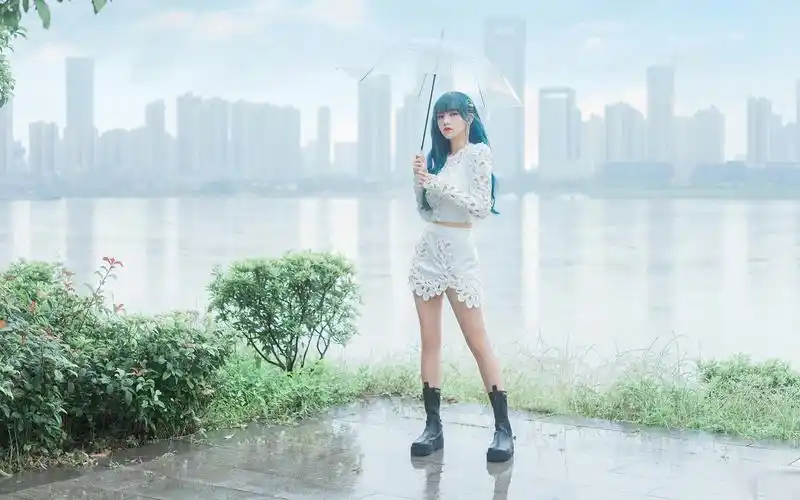 程潇蓝发白裙高清桌面壁纸