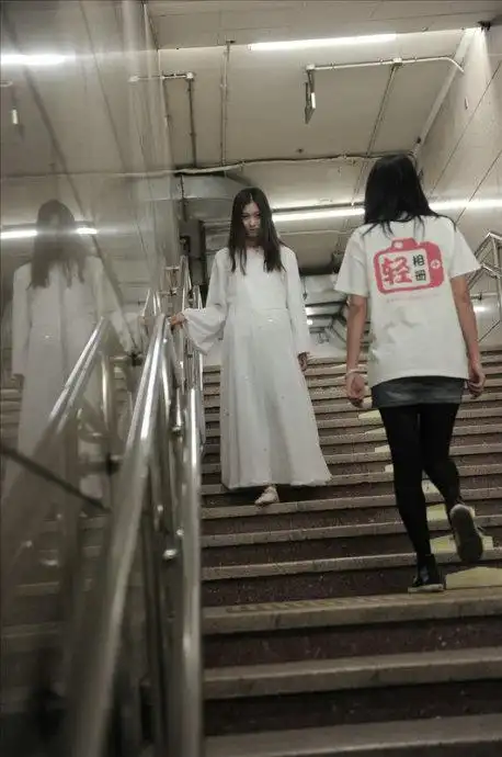 cosplay流行京城地铁1号线又现白衣女鬼