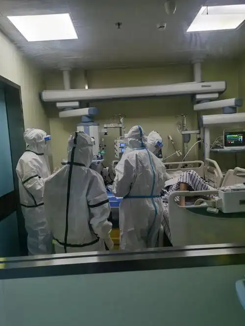 龙华区中心医院成功救治一例入境隔离期消化道出血危重患者