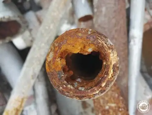 惊供水管锈成这样了北京有多少人在喝这种管道供的水