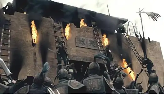 古代攻城时,第一排士兵明知必死,为何还奋力往前冲?答案很现实