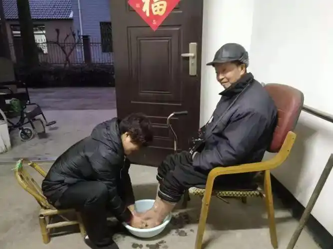 传承好家风 | 洪桐村应美丽家庭:用行动演绎孝道故事!