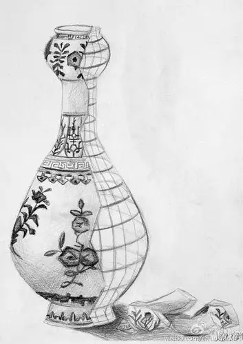 素描瓶子花纹透视