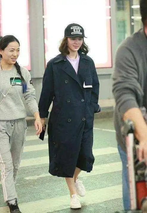 刘诗诗大肚现机场坐实怀孕吴奇隆回应当爸爸的感觉真好