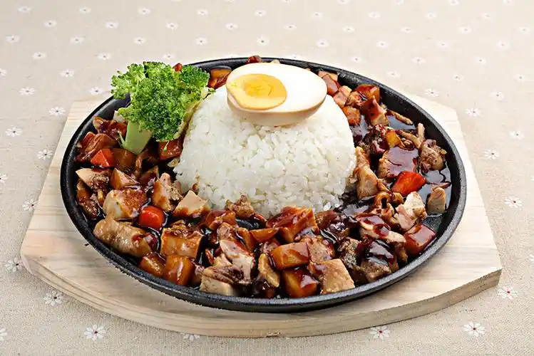 铁板照烧鸡肉饭