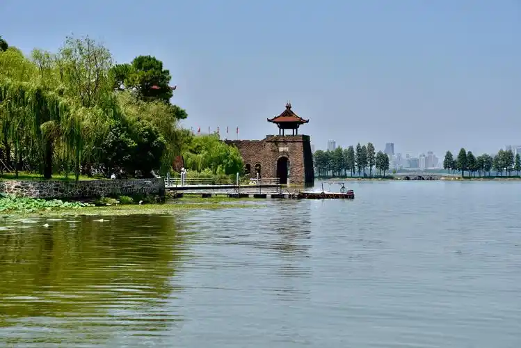 东湖磨山楚城景区小景湖北武汉