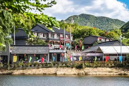 辽宁铁岭象牙山温泉度假村景区景观 风光 山 树木 中国 植物 旅游