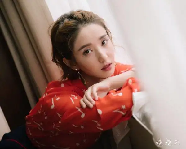 许芳铱[yī],原名:许思思,中国内地女演员,身高168