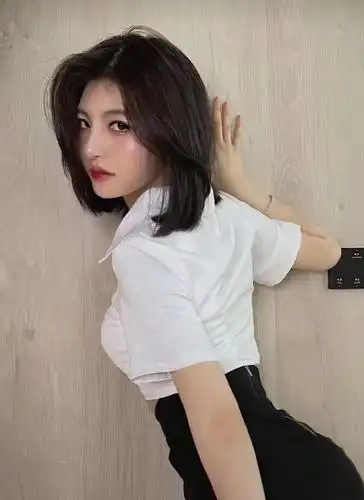 被郝一点带火后万小七改走公主路线颜值被夸是高配陈妍希