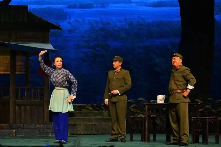 京剧沙家浜智斗处处经典