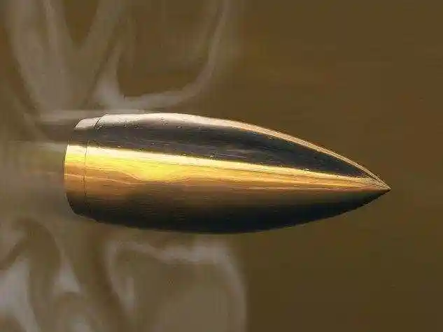 在现实的生活中子弹在飞行的时候可以拐弯吗