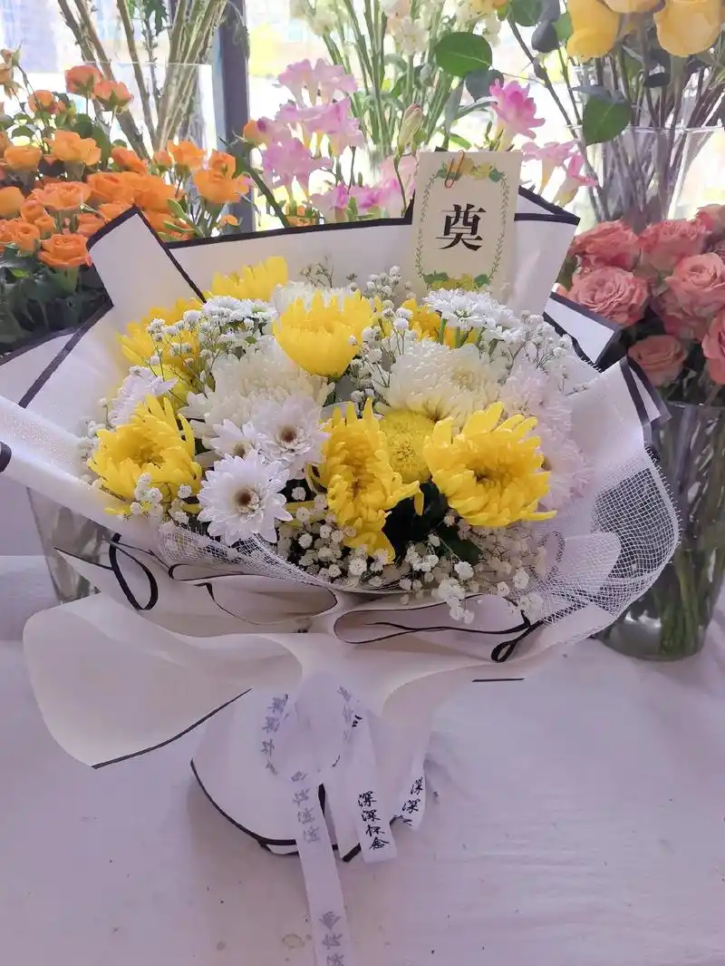 清明节祭奠鲜花 #清明节花束 #菊花花束 #仪式 清明时节 - 抖音