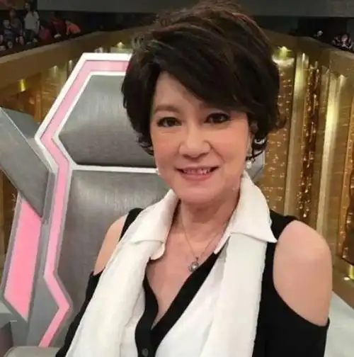 香江美人传奇:"嘉禾公主"被赞美貌胜林青霞,因李小龙一生未嫁|苗可秀